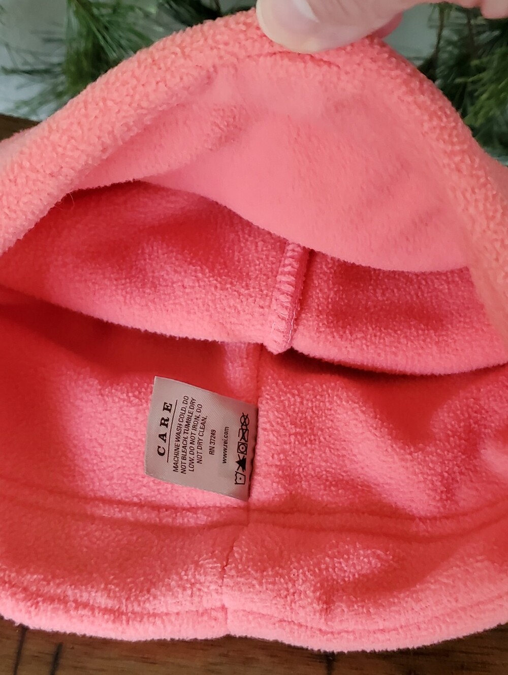 REI Kids Fleece Skull Cap Beanie Pink With White Flower Accent Retro - Picture 6 of 11